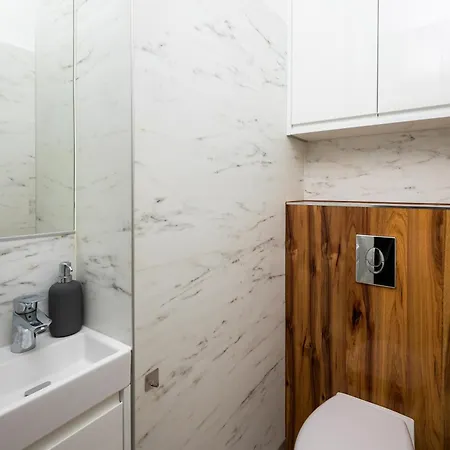 Burgaska 3-bedroom * Warsaw