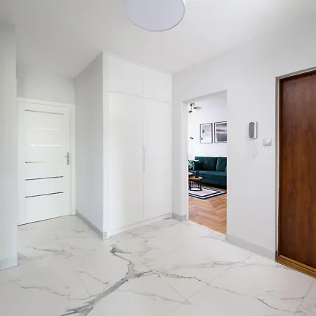 Burgaska 3-bedroom Warsaw