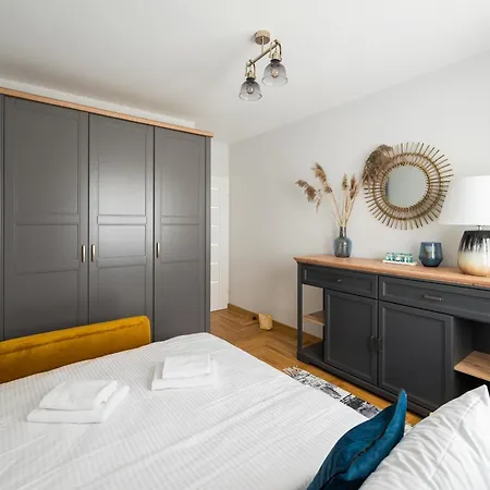 Burgaska 3-bedroom * Warsaw