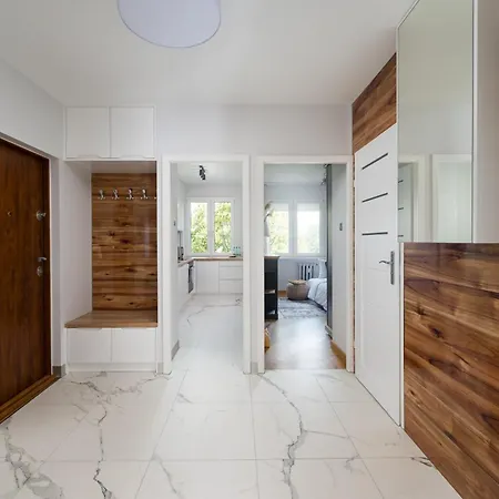 Apartament Burgaska 3-bedroom Warszawa